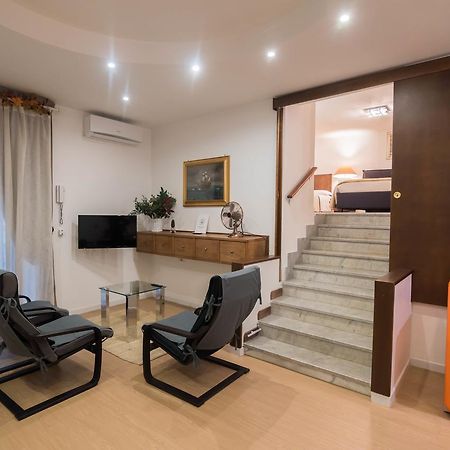 La Residenza Napoli Chiaia Short Let Apartment Superior Via Chiaia 82 Zewnętrze zdjęcie