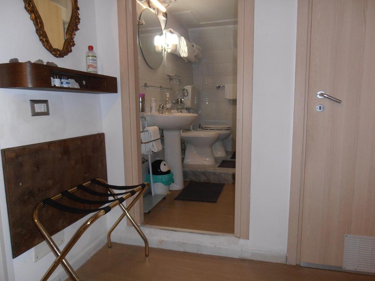 La Residenza Napoli Chiaia Short Let Apartment Superior Via Chiaia 82 Zewnętrze zdjęcie