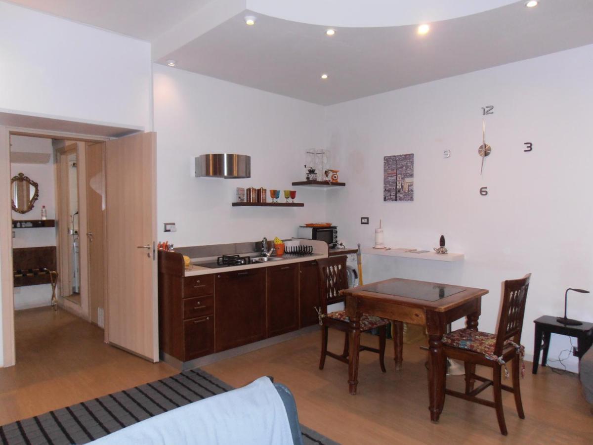 La Residenza Napoli Chiaia Short Let Apartment Superior Via Chiaia 82 Zewnętrze zdjęcie