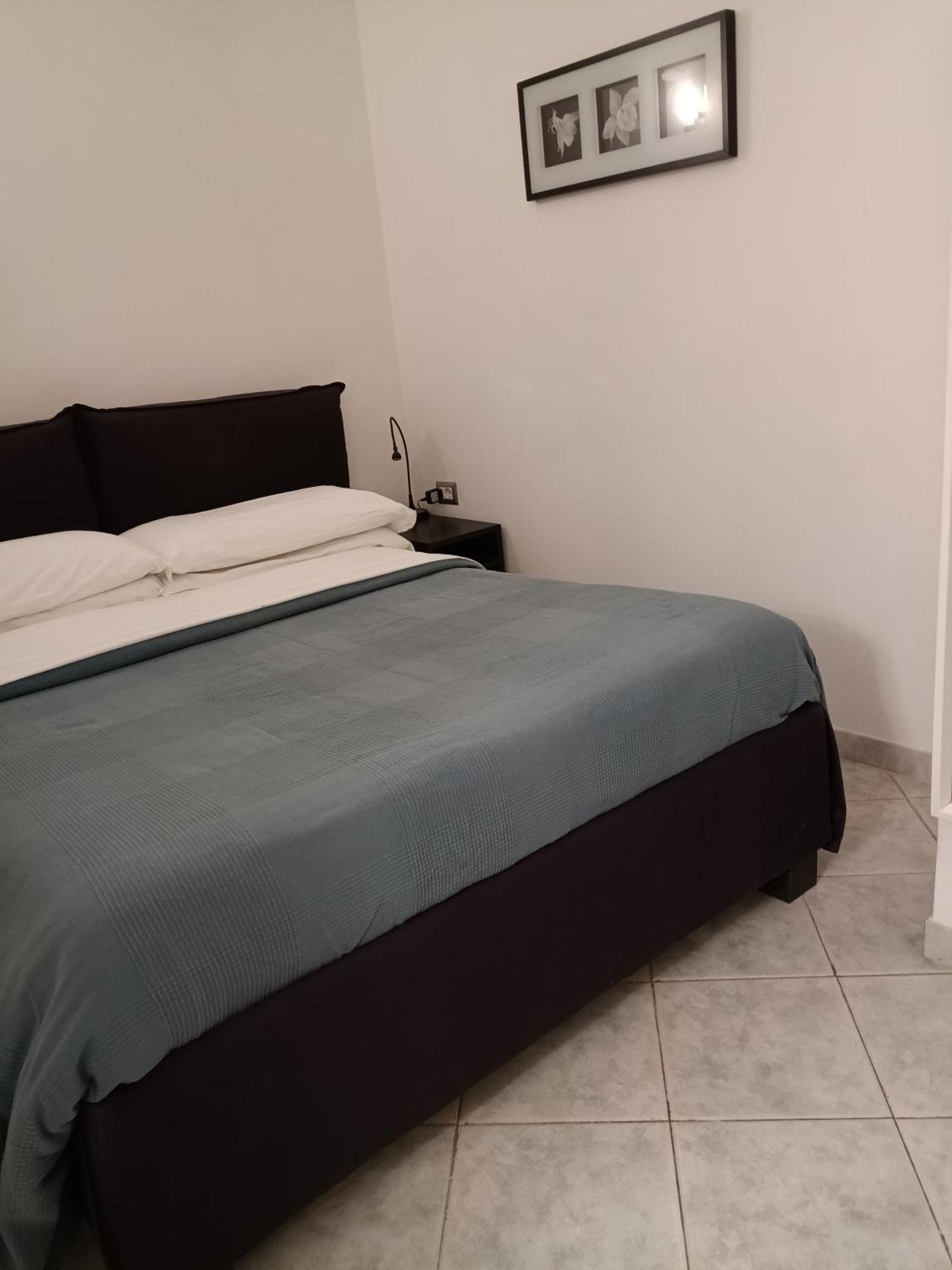 La Residenza Napoli Chiaia Short Let Apartment Superior Via Chiaia 82 Zewnętrze zdjęcie